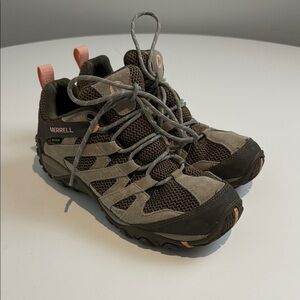 Merrell Womens Alverstone Hiking Shoe